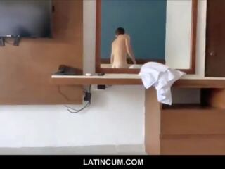 Latincum&period;com - latin hôtel travailleur garçon baisée par gros morceau latino octavio