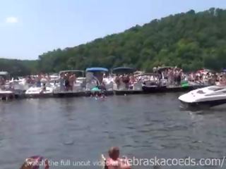 Hoang dã và thực ngày bên video từ bên cove lake của các ozarks missouri